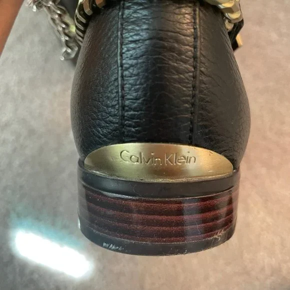 CALVIN KLEIN Finius Ankle Boot with Gold Chain Detail - Picture 3 of 7